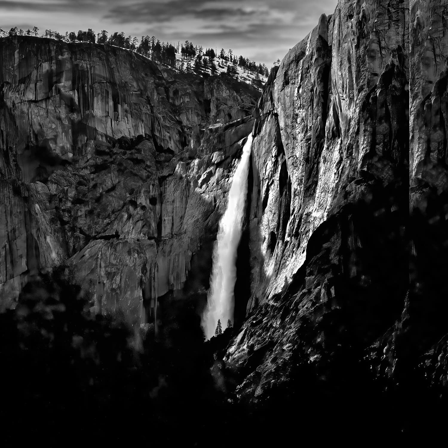 A wide view of Upper Yosemite Falls 