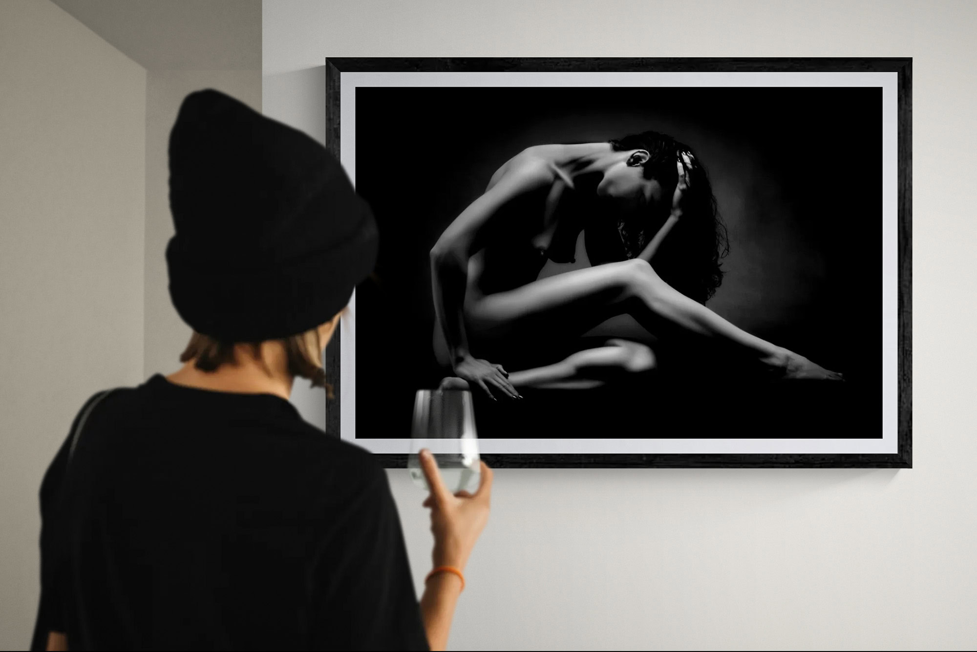 Black and white nude portrait of a woman at GALERIE NU 2.